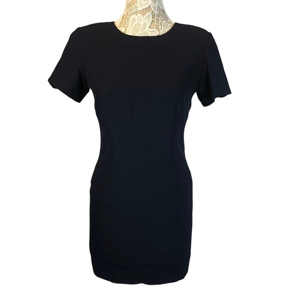 Lord & Taylor petite fitted Navy short sleeved round neck dress size 4 petite